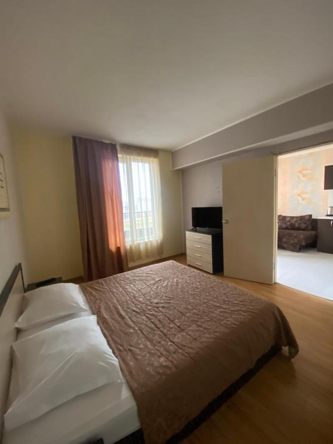 Danita Apartments & Diva Restaurant Bbq&Pool Bar Varna Luaran gambar
